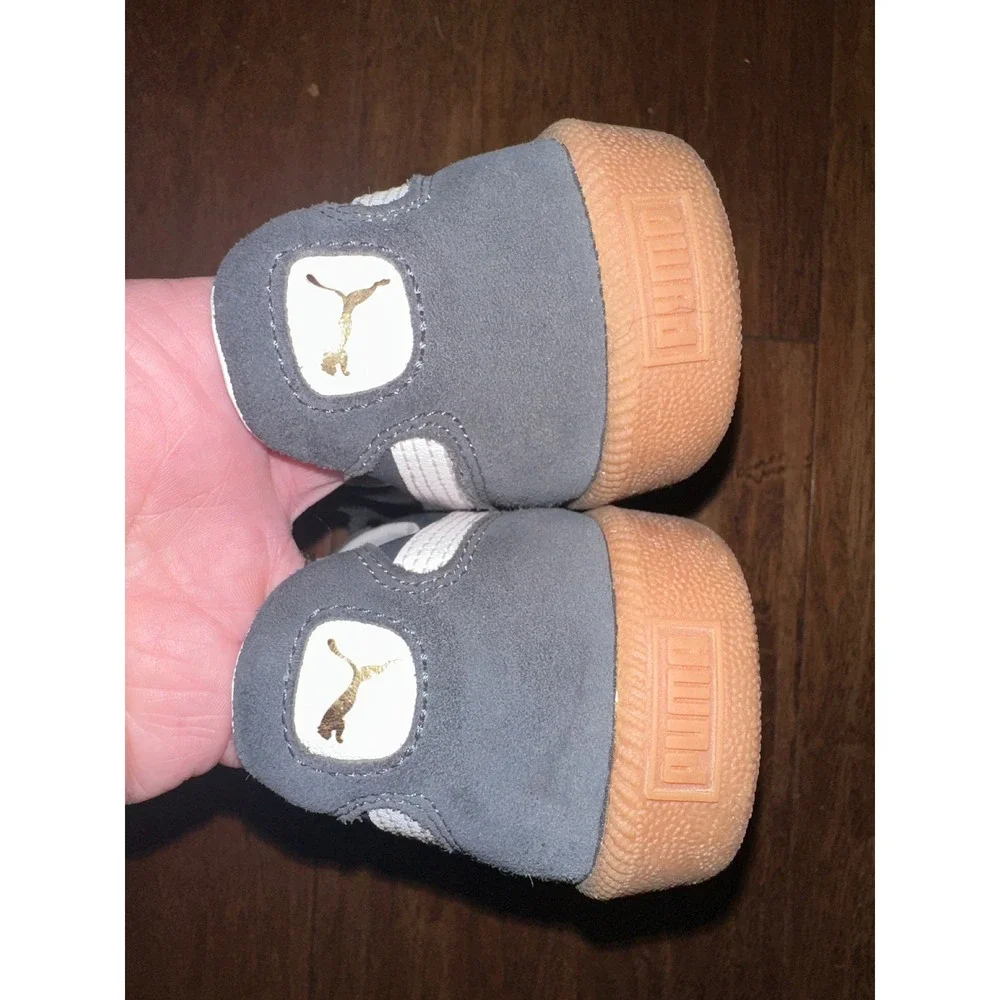 Puma Classic Suede Gum Sole Athletic Shoes Gray‎ White Lace Up Kids Size 6.5